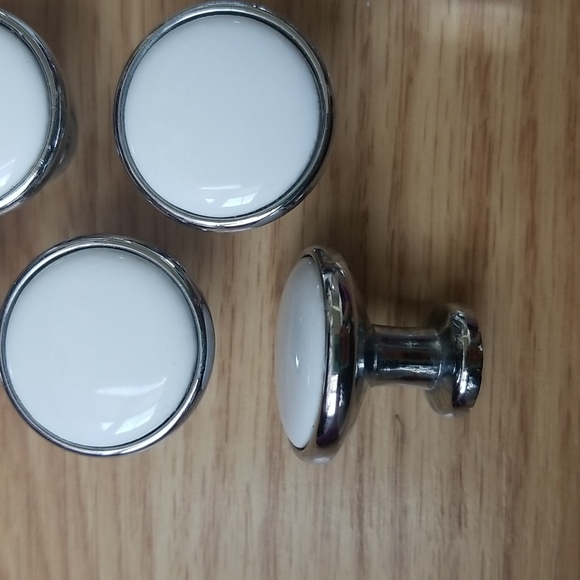 White and Silver Cabinet Hardware 5 Knobs 3 Pulls - Picture 2 of 5